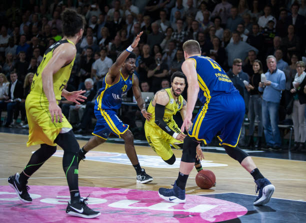 度心生敬佩 度心生敬佩