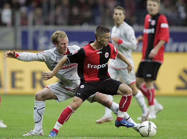 以其卓越的 以其卓越的